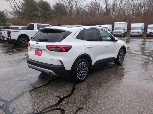 2025 Ford Escape PHEV SE