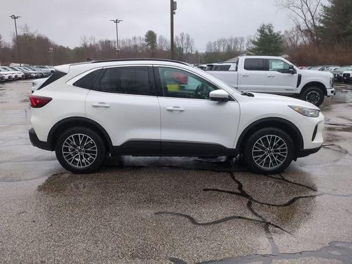 Star White Metallic Tri-Coat 2025 Ford Escape PHEV Base