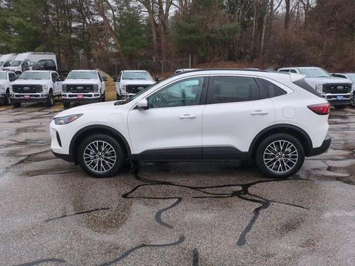 2025 Ford Escape SE