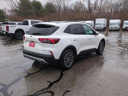 2025 Ford Escape SE