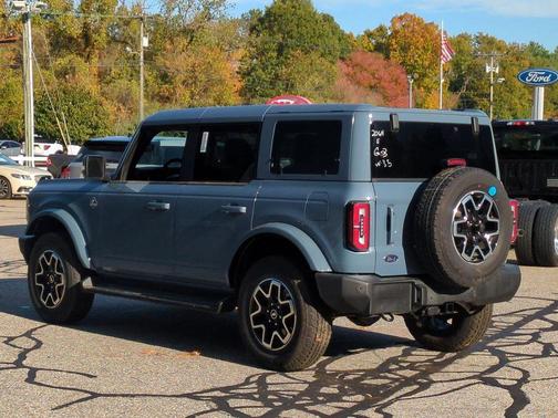 2025 Ford Bronco Outer Banks