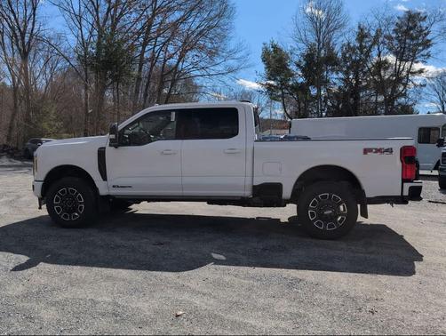 Star White Metallic Tri-Coat 2026 Ford F-350 Platinum