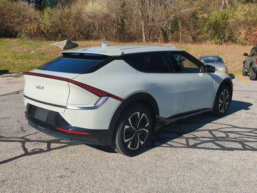 2023 Kia EV6 Wind