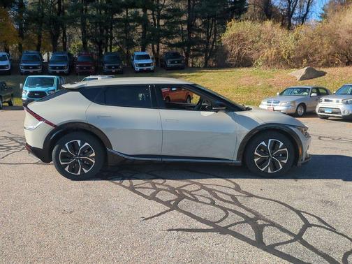 2023 Kia EV6 Wind