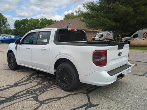 2025 Ford Maverick Lobo Standard