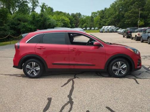 2022 Kia Niro LXS