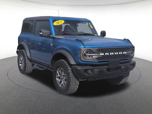 Velocity Blue Metallic 2023 Ford Bronco Badlands
