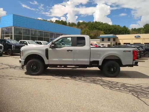 Avalanche 2026 Ford F-350 XL