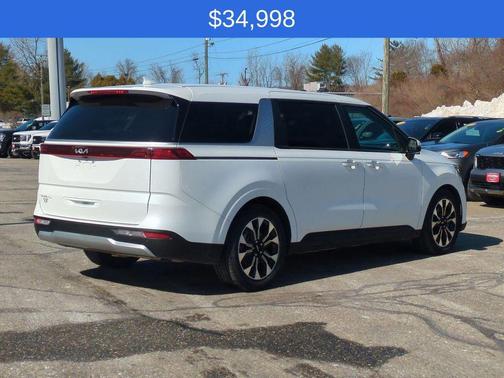 2024 Kia Carnival EX