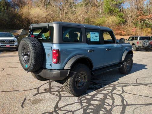 2025 Ford Bronco Base