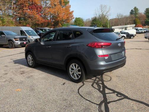 2021 Hyundai TUCSON SE