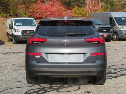 2021 Hyundai TUCSON SE