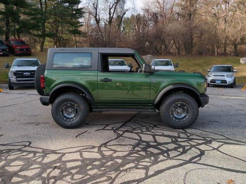 2025 Ford Bronco Base