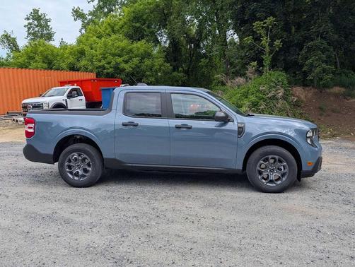 Azure Gray Metallic Tri-Coat 2026 Ford Maverick XLT