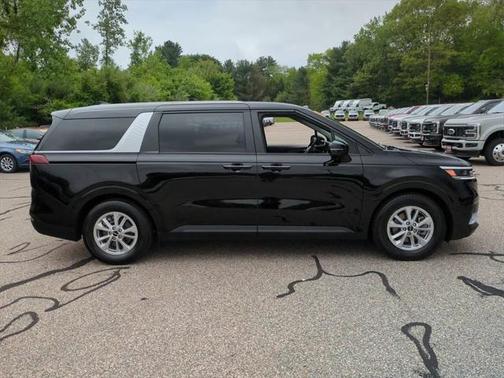 2023 Kia Carnival LX