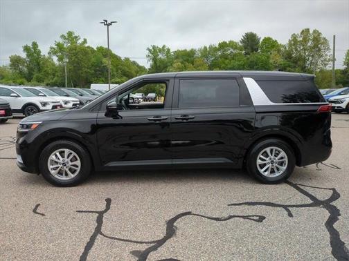 2023 Kia Carnival LX