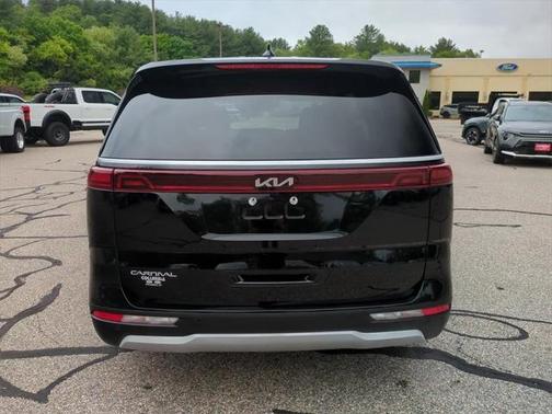 2023 Kia Carnival LX