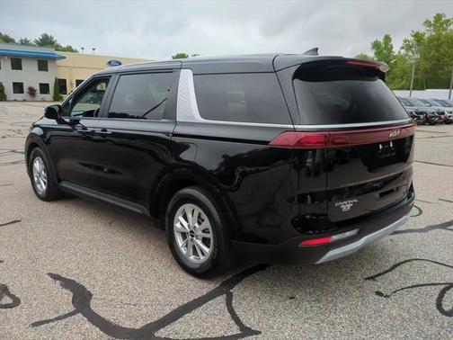 2023 Kia Carnival LX