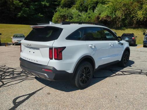 2022 Kia Sorento S