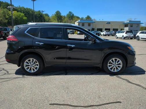 2020 Nissan Rogue SV