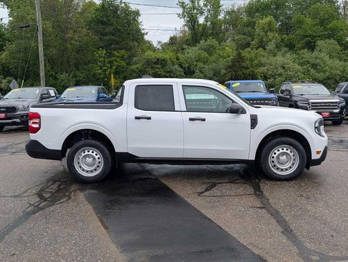 Oxford White 2025 Ford Maverick XL