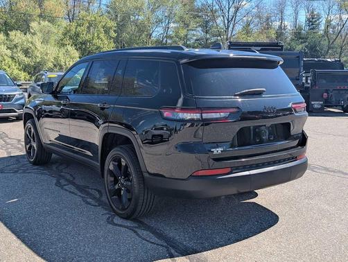 Diamond Black Crystal Pearlcoat 2024 Jeep Grand Cherokee L Limited