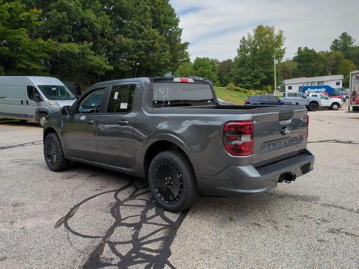 2025 Ford Maverick Lobo Standard