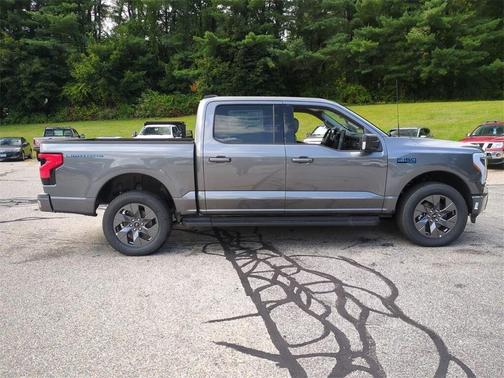 2025 Ford F-150 Lightning Flash