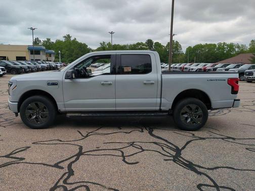 2025 Ford F-150 Lightning Flash