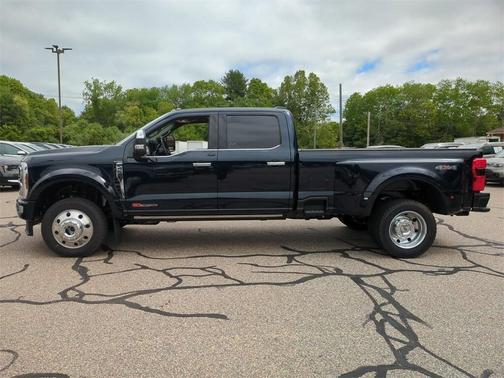2025 Ford F-450 Platinum