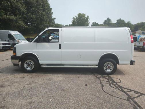 2023 GMC Savana 2500 Work Van