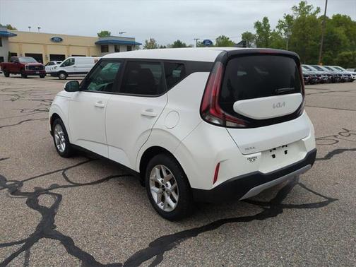 2024 Kia Soul LX