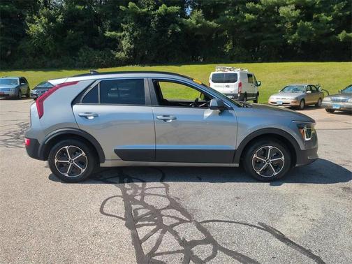 2024 Kia Niro LX