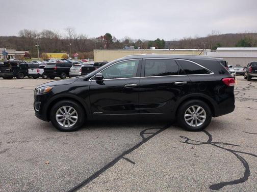 2018 Kia Sorento LX