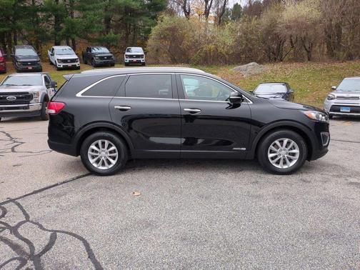 2018 Kia Sorento LX