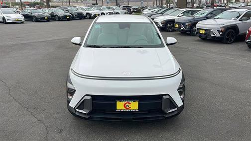 2025 Hyundai KONA SE