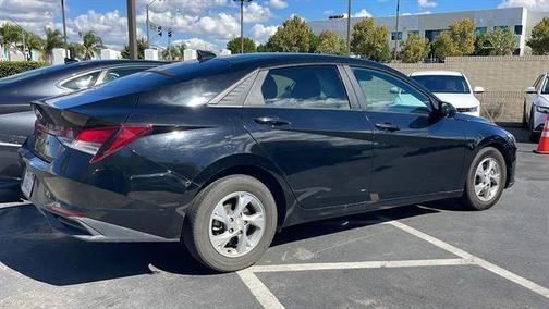 2021 Hyundai ELANTRA SE