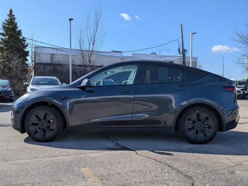 2025 Tesla Model Y Long Range Dual Motor All-Wheel Drive