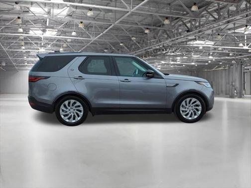 2024 Land Rover Discovery P300 S