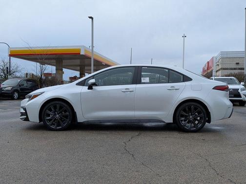 Wind Chill Pearl 2026 Toyota Corolla XSE