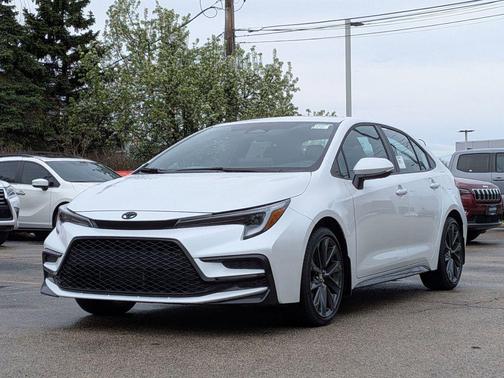 Wind Chill Pearl 2026 Toyota Corolla XSE