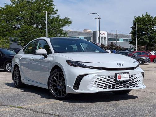 Wind Chill Pearl 2025 Toyota Camry XSE