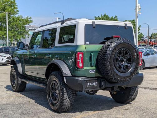 ERUPTION GREEN METALLIC 2022 Ford Bronco Wildtrak