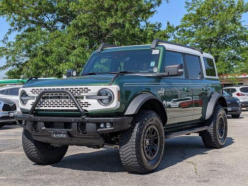 ERUPTION GREEN METALLIC 2022 Ford Bronco Wildtrak