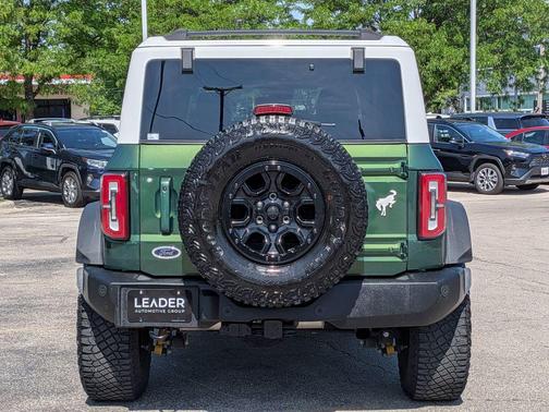 ERUPTION GREEN METALLIC 2022 Ford Bronco Wildtrak