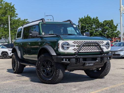 ERUPTION GREEN METALLIC 2022 Ford Bronco Wildtrak