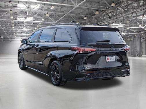 2025 Toyota Sienna XSE 7 Passenger