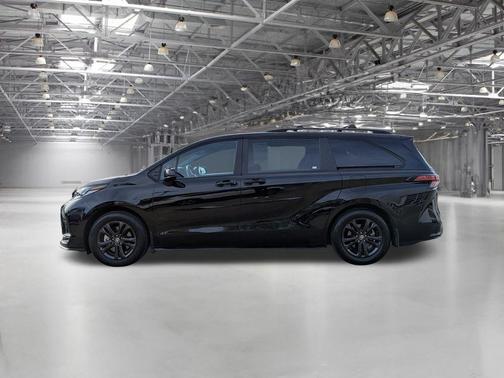 2025 Toyota Sienna XSE 7 Passenger