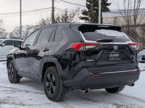 2020 Toyota RAV4 XLE