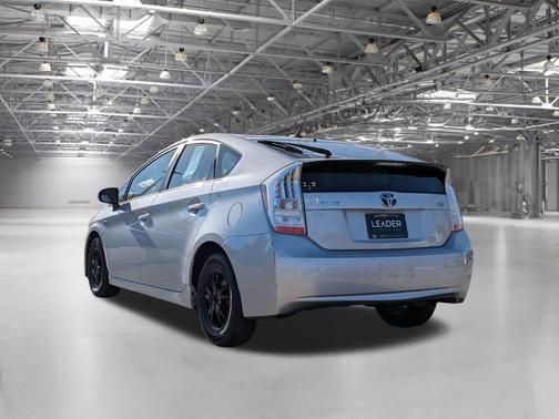 2010 Toyota Prius III